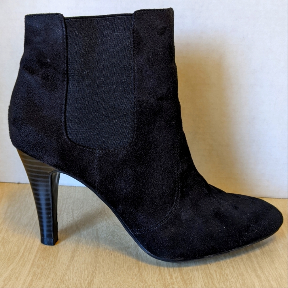 Isaac Mizrahi for Target Black Faux Suede Booties size 8